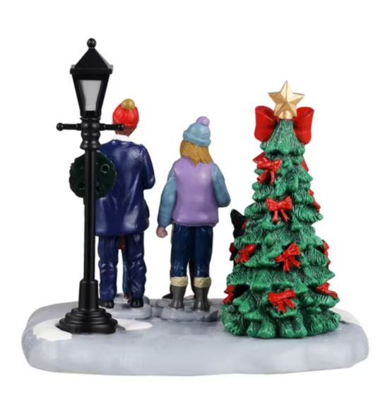 LEMAX 2025 PRE-ORDER <br> Table Pieces <br> Family Caroling - $45