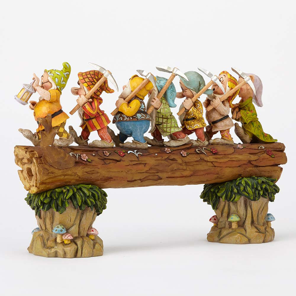 DISNEY TRADITIONS <br> Seven Dwarfs on Log <b> "Homeward Bound"