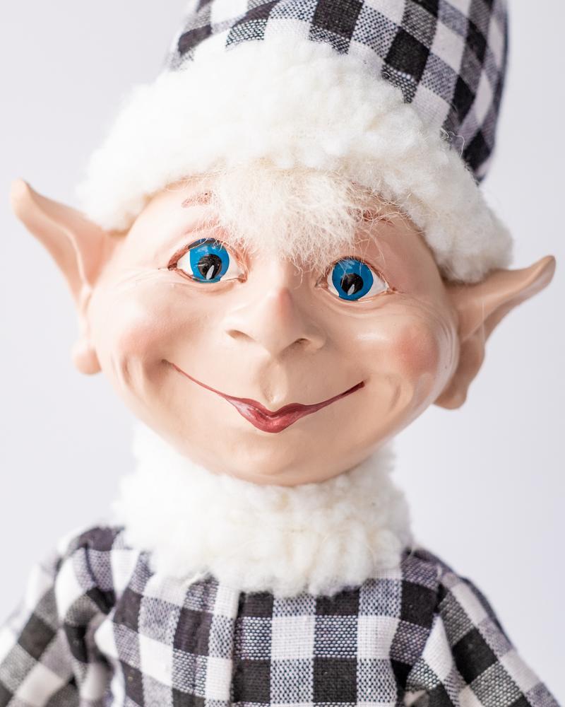 Festive Elves <br> "Portage" Mail Elf (47cm)